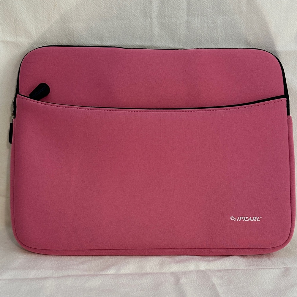 NEW Pearl Vibrant Pink Tablet/Laptop Sleeve